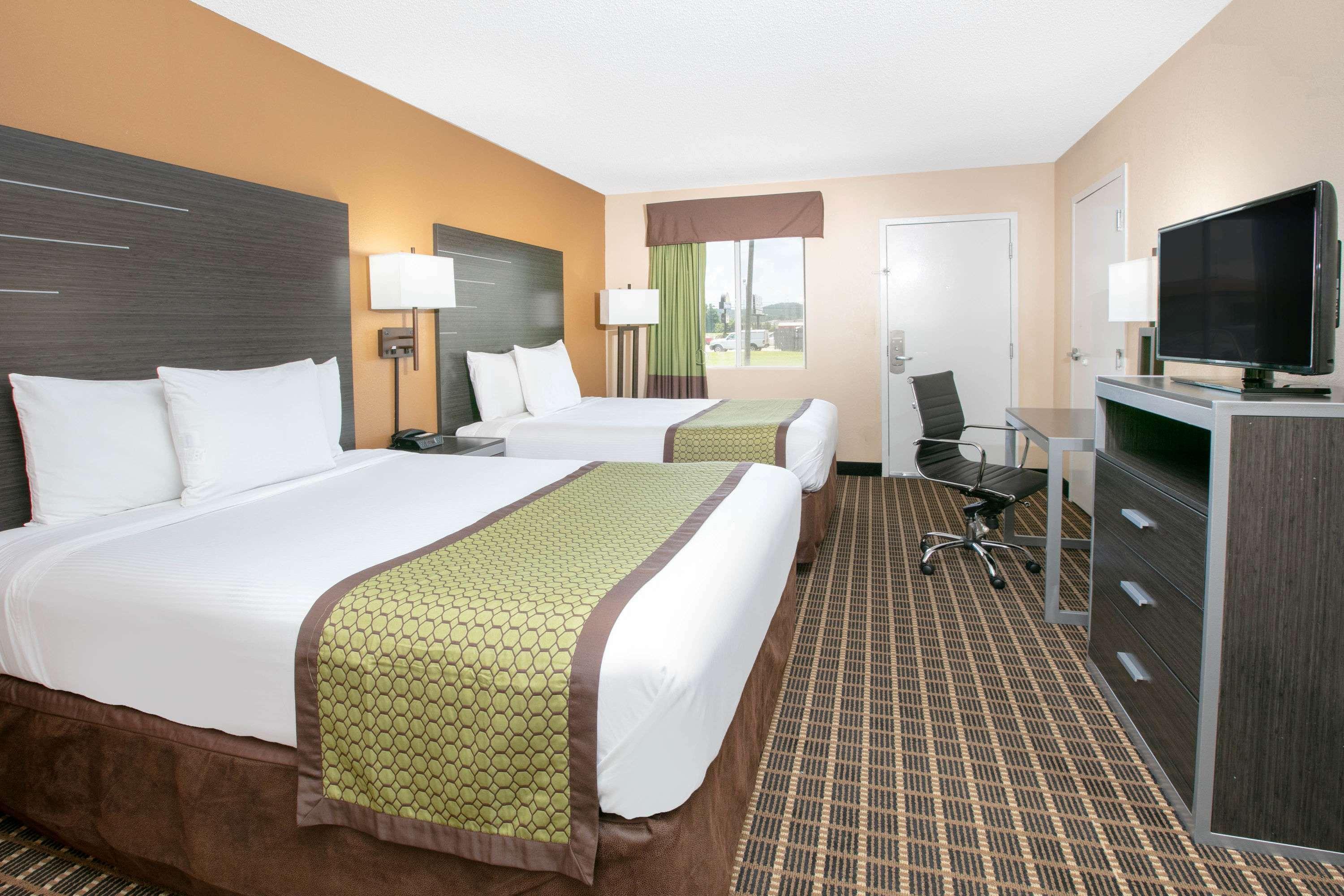 Days Inn By Wyndham Hamilton Екстер'єр фото